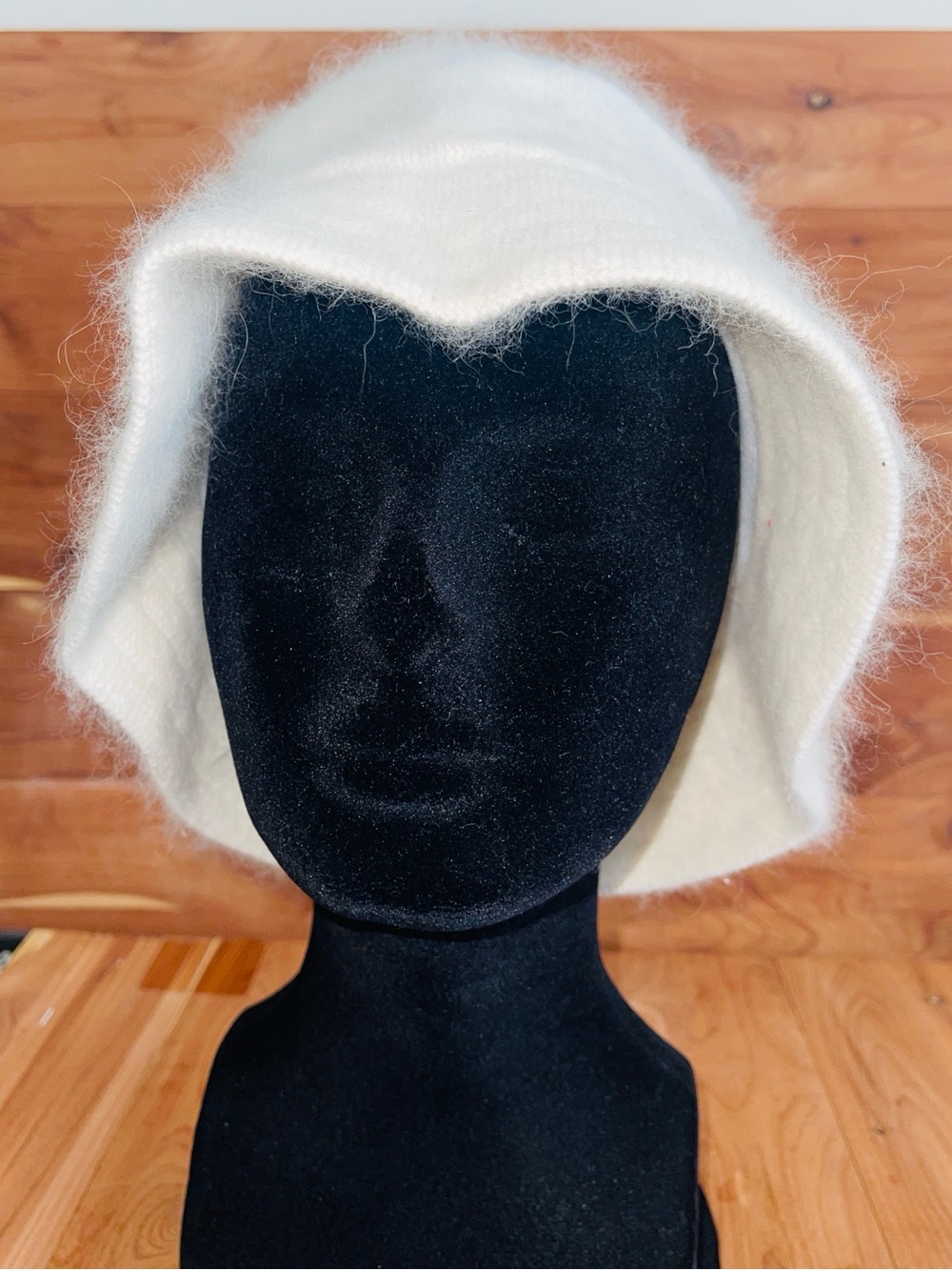 White Angora‎ Rabbit Wool Olefin Hair Blend Woman Bucket Hat